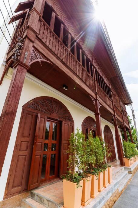 Treetop - Fong Lee Cc Lampang Walking Street Exterior photo